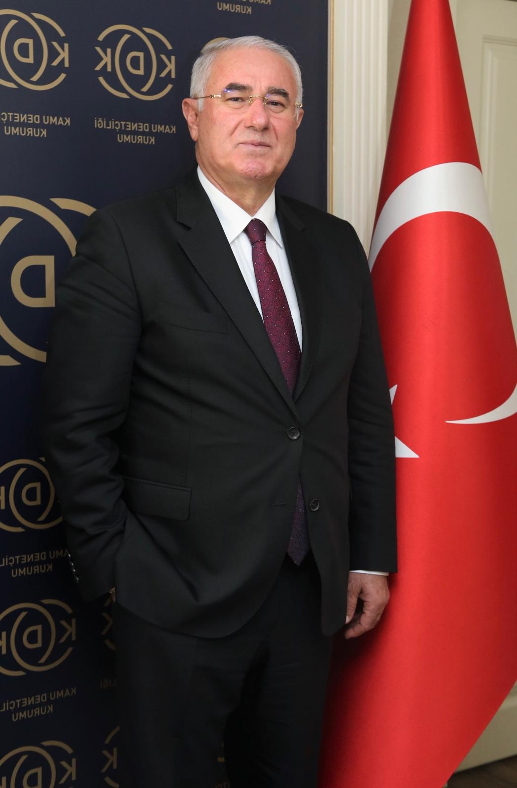 Kamu Baş Denetçisi Mehmet AKARCA'nın resmi